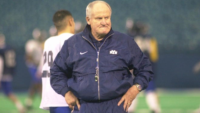 LaVell Edwards, college football, 1930-2016