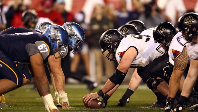 Dec 12, 2015; Philadelphia, PA, USA; Army Black Knights offensive lineman Matt Hugenberg (53) lines up at the line of scrimmage against the Navy Midshipmen during the second half at Lincoln Financial Field. Mandatory Credit: Danny Wild-USA TODAY Sports usp ORG XMIT: USATSI-227660 [Via MerlinFTP Drop]