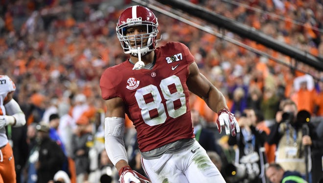 Jan 9, 2017; Tampa, FL, USA; Alabama Crimson Tide tight end O.J. Howard (88) scores a touchdown during the third quarter against the Clemson Tigers in the 2017 College Football Playoff National Championship Game at Raymond James Stadium. Mandatory Credit: Steve Mitchell-USA TODAY Sports ORG XMIT: USATSI-326274 ORIG FILE ID:  20170109_sal_su8_245.JPG