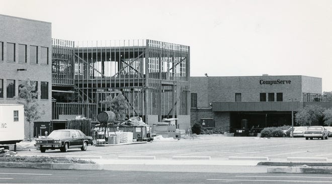 Black and white file photo - CompuServe - construction - 5000 Arlington Centre Blvd. in Upper Arlington - used in the paper 6/3/ 1984 and 7/3/ 1988 .