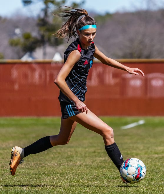 Arrowhead's Amara Leppla (3) moves the ball downfield during the match at home against Whitnall on Saturday, April 6, 2024.